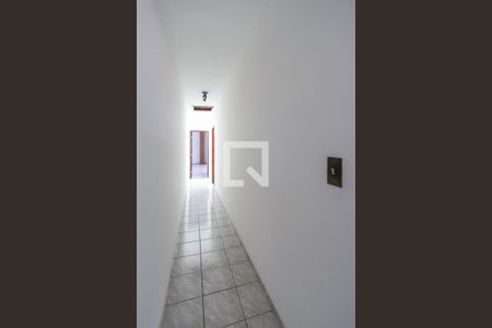 Casa para alugar com 200m², 3 quartos e 2 vagas Casa para alugar com 200m², 3 quartos e 2 vagasCorredor