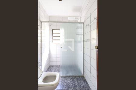 Casa para alugar com 200m², 3 quartos e 2 vagas Casa para alugar com 200m², 3 quartos e 2 vagasBanheiro da Suíte 1