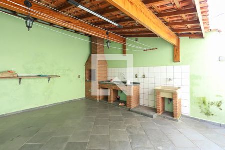 Casa para alugar com 200m², 3 quartos e 2 vagas Casa para alugar com 200m², 3 quartos e 2 vagasÁrea comum - Churrasqueira