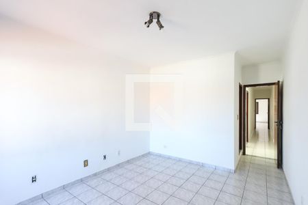 Casa para alugar com 200m², 3 quartos e 2 vagas Casa para alugar com 200m², 3 quartos e 2 vagasSuíte 1