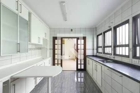 Casa para alugar com 200m², 3 quartos e 2 vagas Casa para alugar com 200m², 3 quartos e 2 vagasCozinha