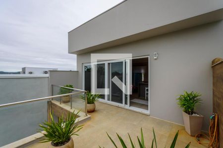 Casa de condomínio à venda com 201m², 2 quartos e 2 vagasSacada