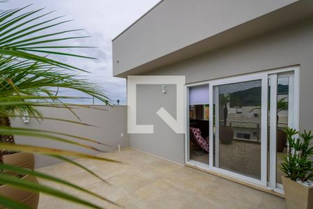 Casa de condomínio à venda com 201m², 2 quartos e 2 vagasSacada