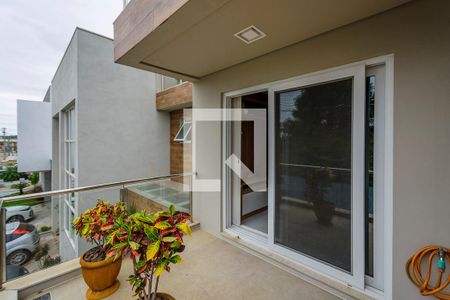 Casa de condomínio à venda com 201m², 2 quartos e 2 vagasSacada