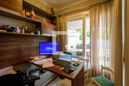 Casa de condomínio à venda com 201m², 2 quartos e 2 vagasEscritório