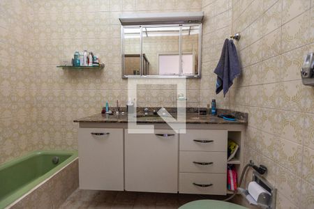 Casa à venda com 142m², 3 quartos e 2 vagasBanheiro corredor