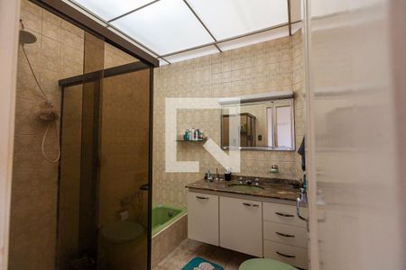 Casa à venda com 142m², 3 quartos e 2 vagasBanheiro corredor