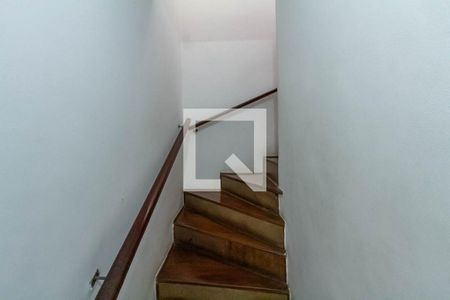 Escada de casa para alugar com 3 quartos, 210m² em Jardim Gagliardi, São Bernardo do Campo