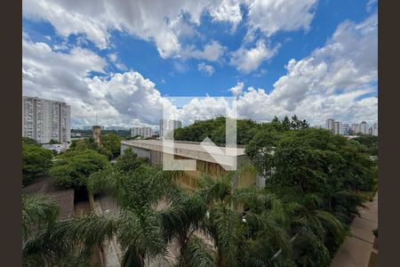 Vista  de apartamento para alugar com 2 quartos, 37m² em Santo Amaro, São Paulo