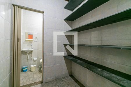 Casa à venda com 176m², 2 quartos e 4 vagasGaragem - Banheiro