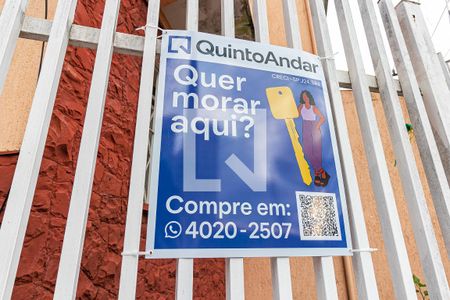 Casa à venda com 176m², 2 quartos e 4 vagasFachada - Plaquinha