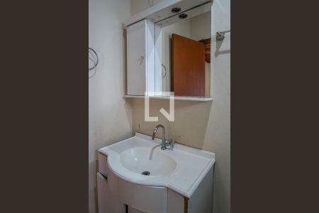 Banheiro de casa à venda com 1 quarto, 204m² em Cavalhada, Porto Alegre