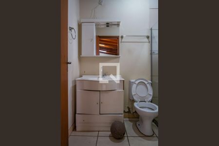 Banheiro de casa à venda com 1 quarto, 204m² em Cavalhada, Porto Alegre