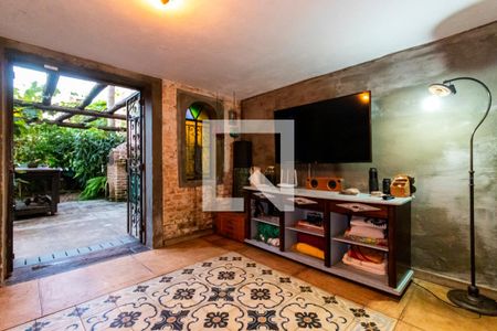 Casa à venda com 200m², 3 quartos e 1 vaga Casa à venda com 200m², 3 quartos e 1 vagaSubsolo - Sala