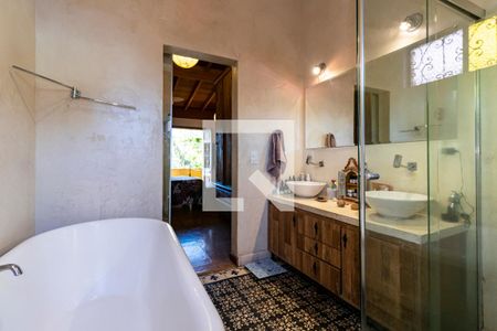 Casa à venda com 200m², 3 quartos e 1 vaga Casa à venda com 200m², 3 quartos e 1 vaga3o. Andar - Banheiro da Suíte