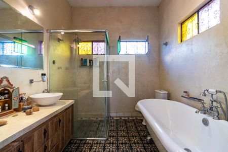 Casa à venda com 200m², 3 quartos e 1 vaga Casa à venda com 200m², 3 quartos e 1 vaga3o. Andar - Banheiro da Suíte