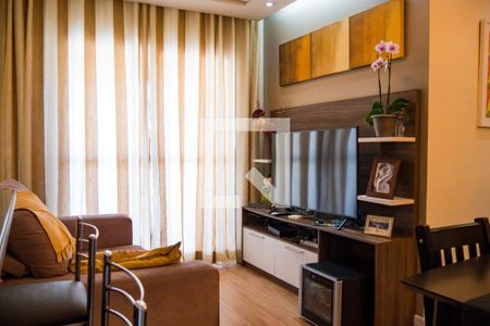 Sala de apartamento à venda com 2 quartos, 60m² em Campestre, Santo André