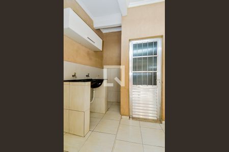 Casa para alugar com 110m², 2 quartos e 1 vagaÁrea de Serviço
