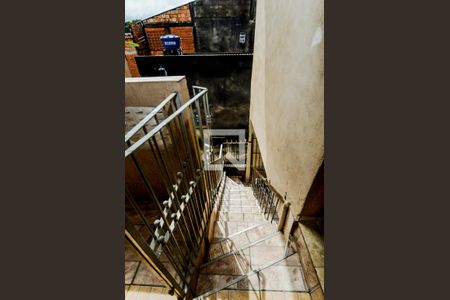 Escada de Entrada  de casa para alugar com 2 quartos, 110m² em Jardim Maria Aparecida, Guarulhos
