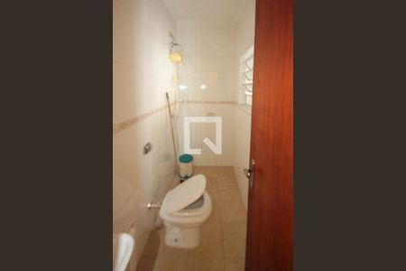 Banheiro do Salão de casa para alugar com 2 quartos, 250m² em Vila Olinda, São Paulo