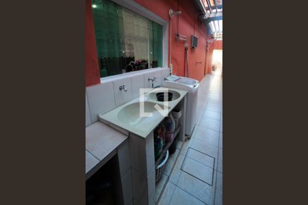 Casa à venda com 160m², 3 quartos e 2 vagasÁrea de Serviço