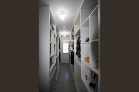 Casa à venda com 160m², 3 quartos e 2 vagasSuíte