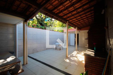 Casa à venda com 160m², 3 quartos e 2 vagasQuintal