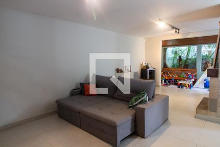 Sala de casa à venda com 4 quartos, 250m² em Chácara Monte Alegre, São Paulo