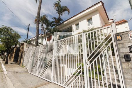 Casa à venda com 430m², 4 quartos e 8 vagasFachada 