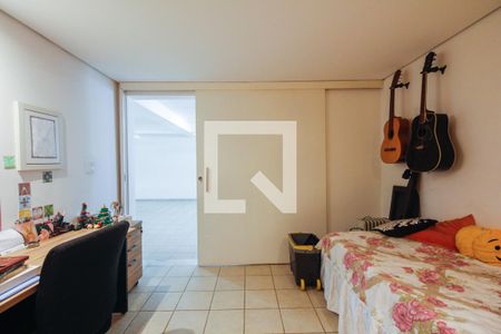 Casa à venda com 430m², 4 quartos e 8 vagasQuarto - Garagem 