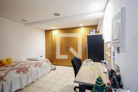 Casa à venda com 430m², 4 quartos e 8 vagasQuarto - Garagem 