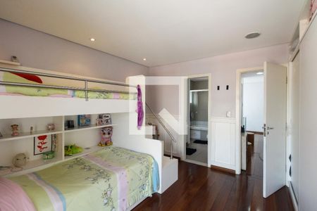 Casa à venda com 430m², 4 quartos e 8 vagasSuíte 2