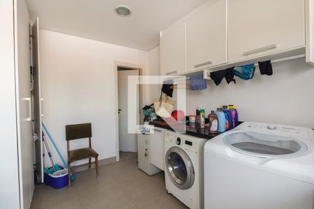 Casa à venda com 430m², 4 quartos e 8 vagasÁrea de Serviço 