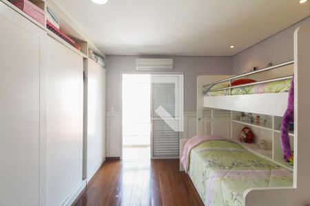 Casa à venda com 430m², 4 quartos e 8 vagasSuíte 2