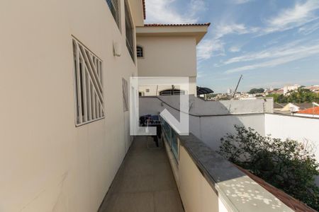 Casa à venda com 430m², 4 quartos e 8 vagasCorredor Lateral 
