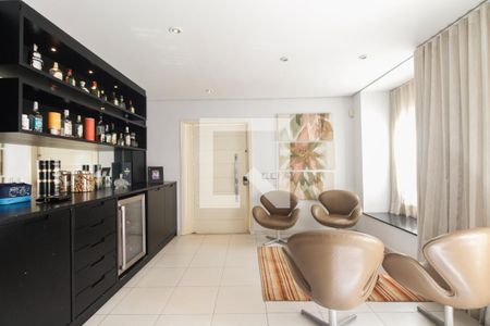 Sala  de casa à venda com 4 quartos, 430m² em Jardim Textil, São Paulo