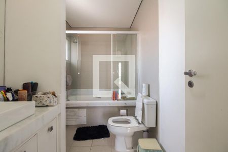 Casa à venda com 430m², 4 quartos e 8 vagasBanheiro Suíte 2