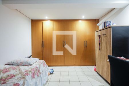 Casa à venda com 430m², 4 quartos e 8 vagasQuarto - Garagem 