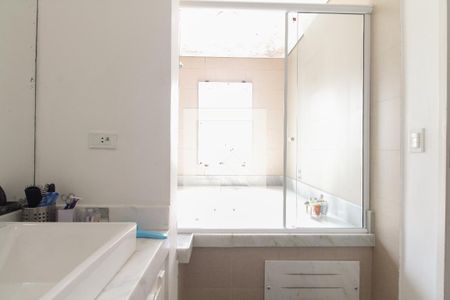 Casa à venda com 430m², 4 quartos e 8 vagasBanheiro Suíte 1