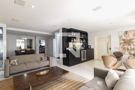 Sala  de casa à venda com 4 quartos, 430m² em Jardim Textil, São Paulo