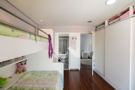 Casa à venda com 430m², 4 quartos e 8 vagasSuíte 2