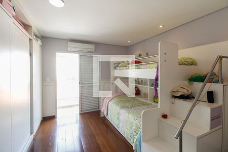 Casa à venda com 430m², 4 quartos e 8 vagasSuíte 2