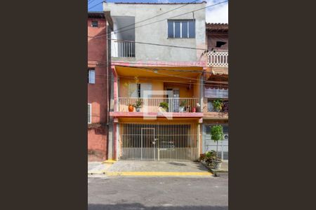 Casa de condomínio para alugar com 130m², 2 quartos e 2 vagas Casa de condomínio para alugar com 130m², 2 quartos e 2 vagasFachada