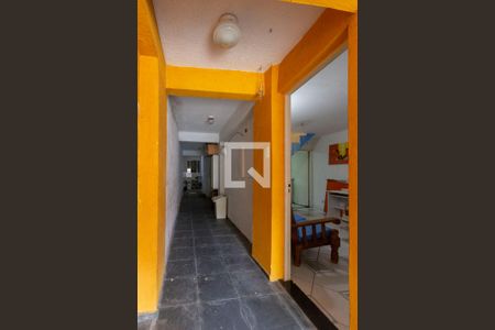 Casa de condomínio para alugar com 130m², 2 quartos e 2 vagas Casa de condomínio para alugar com 130m², 2 quartos e 2 vagasCorredor