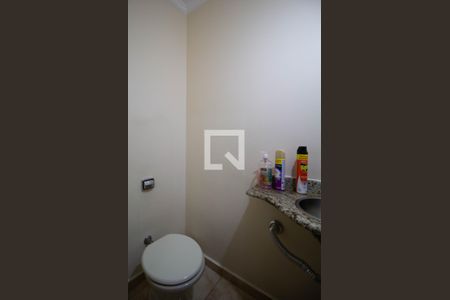 Casa para alugar com 300m², 3 quartos e 4 vagasLavabo