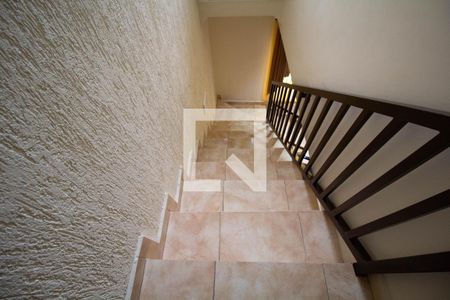 Casa para alugar com 300m², 3 quartos e 4 vagasEscada