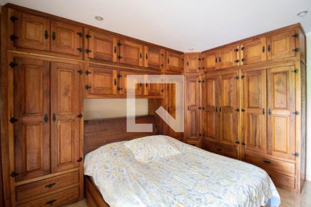 Casa para alugar com 300m², 3 quartos e 4 vagasSuíte