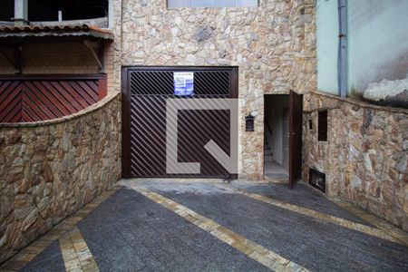 Casa para alugar com 300m², 3 quartos e 4 vagasPlaca na Fachada