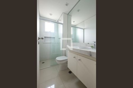 Apartamento para alugar com 215m², 3 quartos e 4 vagasSuíte 3 - Banheiro