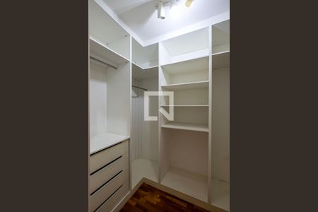 Apartamento para alugar com 215m², 3 quartos e 4 vagasSuíte 1 - Closet